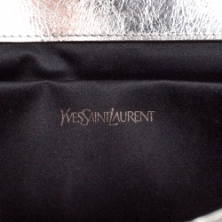 Pre Owned Saint Laurent Metallic Silver Leather Belle De Jour Flap Clutch