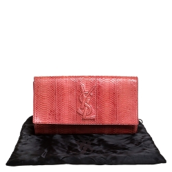 مملوكة مسبقًا Saint Laurent Red Python Belle De Jour Flap Clutch