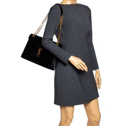 Pre Owned حقيبة كتف سان لوران مغلف مونوغرامية جلد عنابية