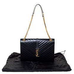 مملوكة مسبقًا حقيبة كتف سان لوران مغلف مونوغرامية جلد عنابية