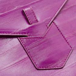 مملوكة مسبقًا Yves Saint Laurent Fuschia Leather Envelope Clutch
