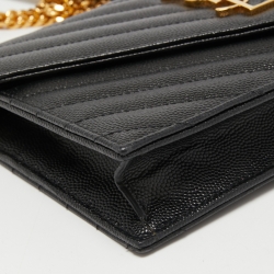 مملوكة مسبقًا Saint Laurent Black Matelasse Leather Monogram Envelope Wallet on Chain