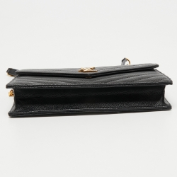 مملوكة مسبقًا Saint Laurent Black Matelasse Leather Monogram Envelope Wallet on Chain