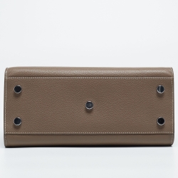 مملوكة مسبقًا Saint Laurent Taupe Leather Baby Classic Sac De Jour Tote