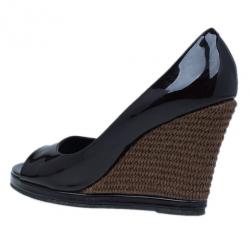 مملوكة مسبقًا حذاء سان لوران باريس دولي ويدج مقدمة مفتوحة جلد لامع بني مقاس 40.5