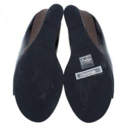 مملوكة مسبقًا حذاء سان لوران باريس دولي ويدج مقدمة مفتوحة جلد لامع بني مقاس 40.5