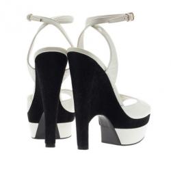 مملوكة مسبقًا صندل ويدج سان لوران باريس كاسيوبي جلد أبيض مقاس 38