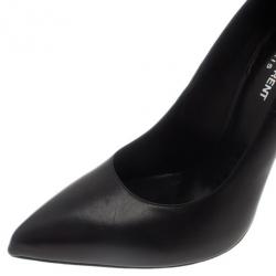 مملوكة مسبقًا حذاء كعب عالي سان لوران باريس ثرون مقدمة مدببة جلد أسود مقاس 39