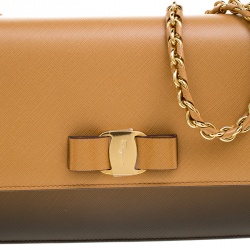 مملوكة مسبقًا حقيبة كتف سالفاتوري فيراغامو جيني جلد بنية/ كراميل