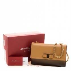 مملوكة مسبقًا حقيبة كتف سالفاتوري فيراغامو جيني جلد بنية/ كراميل