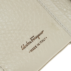 Pre Owned محفظة سالفاتوري فيراغامو طية مزدوجة جلد عاجية