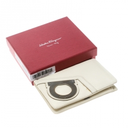 Pre Owned محفظة سالفاتوري فيراغامو طية مزدوجة جلد عاجية