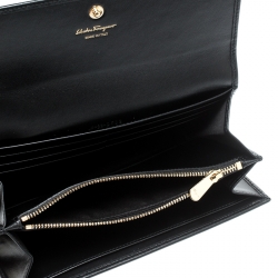 مملوكة مسبقًا Salvatore Ferragamo Black Studded Leather Continental Wallet