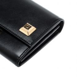 مملوكة مسبقًا Salvatore Ferragamo Black Studded Leather Continental Wallet