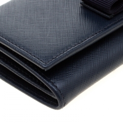 مملوكة مسبقًا Salvatore Ferragamo Blue Leather Miss Vara Wallet