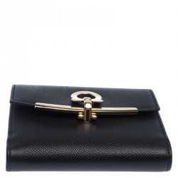 مملوكة مسبقًا Salvatore Ferragamo Black Leather Gancini Bifold Wallet