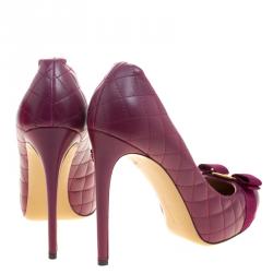 مملوكة مسبقًا Salvatore Ferragamo Burgundy Quilted Leather Pimpa Vara Bow Pumps Size 41