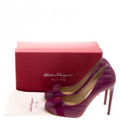 مملوكة مسبقًا Salvatore Ferragamo Burgundy Quilted Leather Pimpa Vara Bow Pumps Size 41