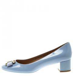 مملوكة مسبقًا Salvatore Ferragamo Blue Patent Leather Ninna Bow Pumps  Size 40.5