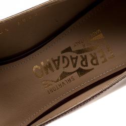 مملوكة مسبقًا حذاء كعب عالي سلفاتوري فيراغامو نينا جلد عنابي لامع مقاس 40.5