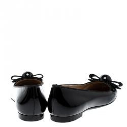 مملوكة مسبقًا حذاء فلات باليه سالفاتوري فيراغامو فيونكة فيوكو جلد لامع أسود مقاس 35.5