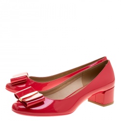 Pre Owned حذاء كعب عالي سالفاتوري فيراغاو فيونكة كعب عريض اليندا جلد لامع أحمر مقاس 40