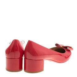 Pre Owned حذاء كعب عالي سالفاتوري فيراغاو فيونكة كعب عريض اليندا جلد لامع أحمر مقاس 40