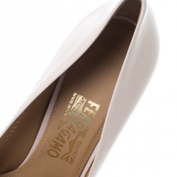 Pre Owned حذاء كعب عالي سالفاتوري فيراغامو فيونكة فارا كلارا جلد لامع وردي فاتح مقاس 41