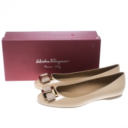 مملوكة مسبقًا حذاء باليرينا فلات سلفاتوري فيراغامو نينا كانغارو جلد بنفسجي لامع بفيونكة مقاس 40.5