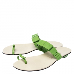 Pre Owned Salvatore Ferragamo Green Leather Toe Ring Flat Sandals Size 40