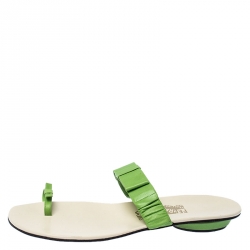 Pre Owned Salvatore Ferragamo Green Leather Toe Ring Flat Sandals Size 40