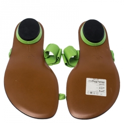 Pre Owned Salvatore Ferragamo Green Leather Toe Ring Flat Sandals Size 40