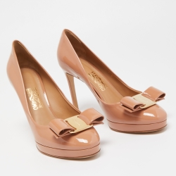 Pre Owned Salvatore Ferragamo Beige Patent Leather Vara Bow Pumps Size 37.5