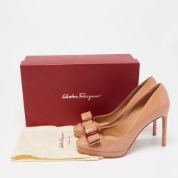 Pre Owned Salvatore Ferragamo Beige Patent Leather Vara Bow Pumps Size 37.5