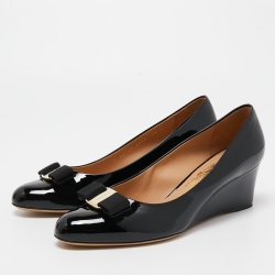Pre Owned Salvatore Ferragamo Black Patent Leather Vara Bow Wedge Pumps Size 40