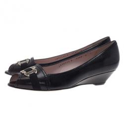 مملوكة مسبقًا Salvatore Ferragamo Black Leather Gancini Bit Wedge Pumps Size 38.5