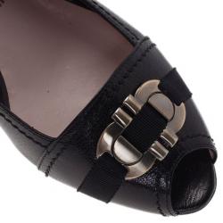 مملوكة مسبقًا Salvatore Ferragamo Black Leather Gancini Bit Wedge Pumps Size 38.5