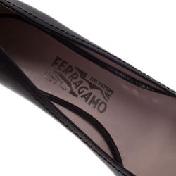 مملوكة مسبقًا Salvatore Ferragamo Black Leather Gancini Bit Wedge Pumps Size 38.5