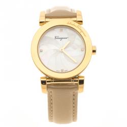 Pre Owned Salvatore Ferragamo Mother of Pearl Gold Plated Stainless Steel Firenze Women's Wristwatch 32 mm