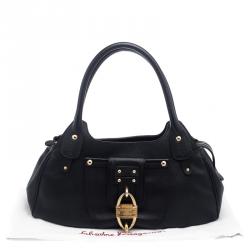 مملوكة مسبقًا Salvatore Ferragamo Black Leather Wicker Padlock Satchel