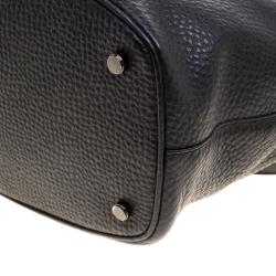 Pre Owned Salvatore Ferragamo Black Pebbled Leather Drawstring Hobo