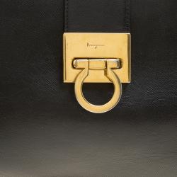 مملوكة مسبقًا Salvatore Ferragamo Black Saffiano Leather Shoulder Bag