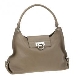 مملوكة مسبقًا Salvatore Ferragamo Taupe Leather Fanisa Hobo