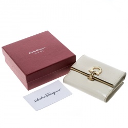 Pre Owned محفظة سالفاتوري فيراغامو كومباكت غانسيو جلد كريمية