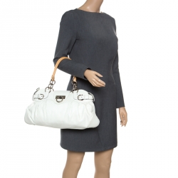 مملوكة مسبقًا Salvatore Ferragamo White Leather Marisa Satchel