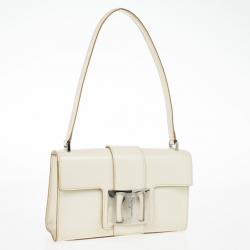 مملوكة مسبقًا Salvatore Ferragamo Flap Buckle Shoulder Bag