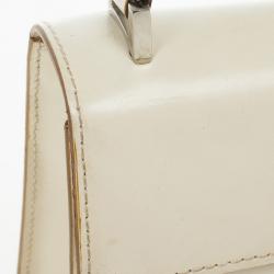 مملوكة مسبقًا Salvatore Ferragamo Flap Buckle Shoulder Bag