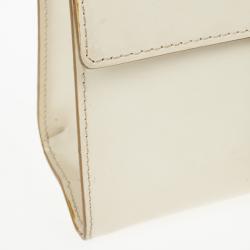 مملوكة مسبقًا Salvatore Ferragamo Flap Buckle Shoulder Bag