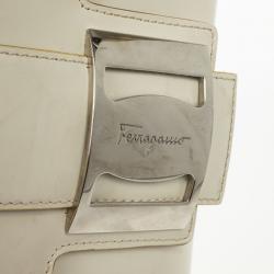 مملوكة مسبقًا Salvatore Ferragamo Flap Buckle Shoulder Bag