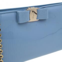 مملوكة مسبقًا حقيبة كلتش سالفاتوري فيراغامو فارا بيوما جلد لامع زرقاء